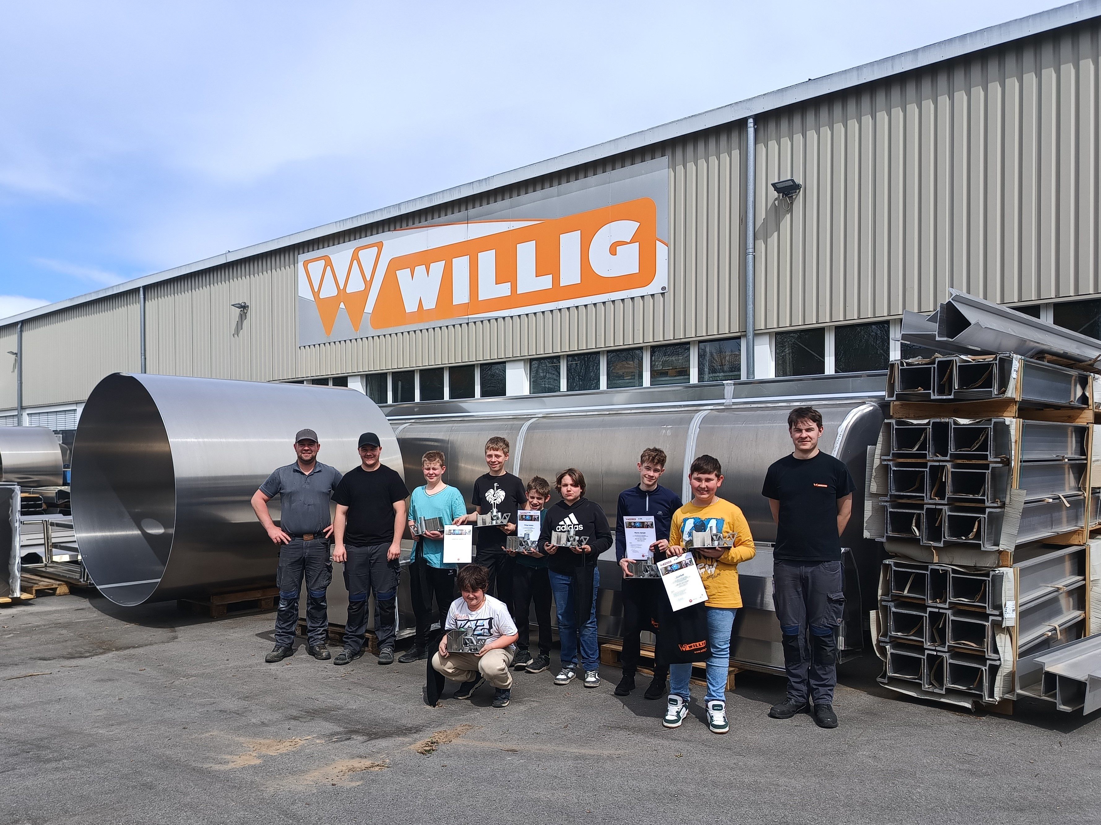 TECHNIKFERIEN – „Baue deine eigene Zettelbox“ bei der Kurt Willig GmbH & Co. KG in Hunderdorf