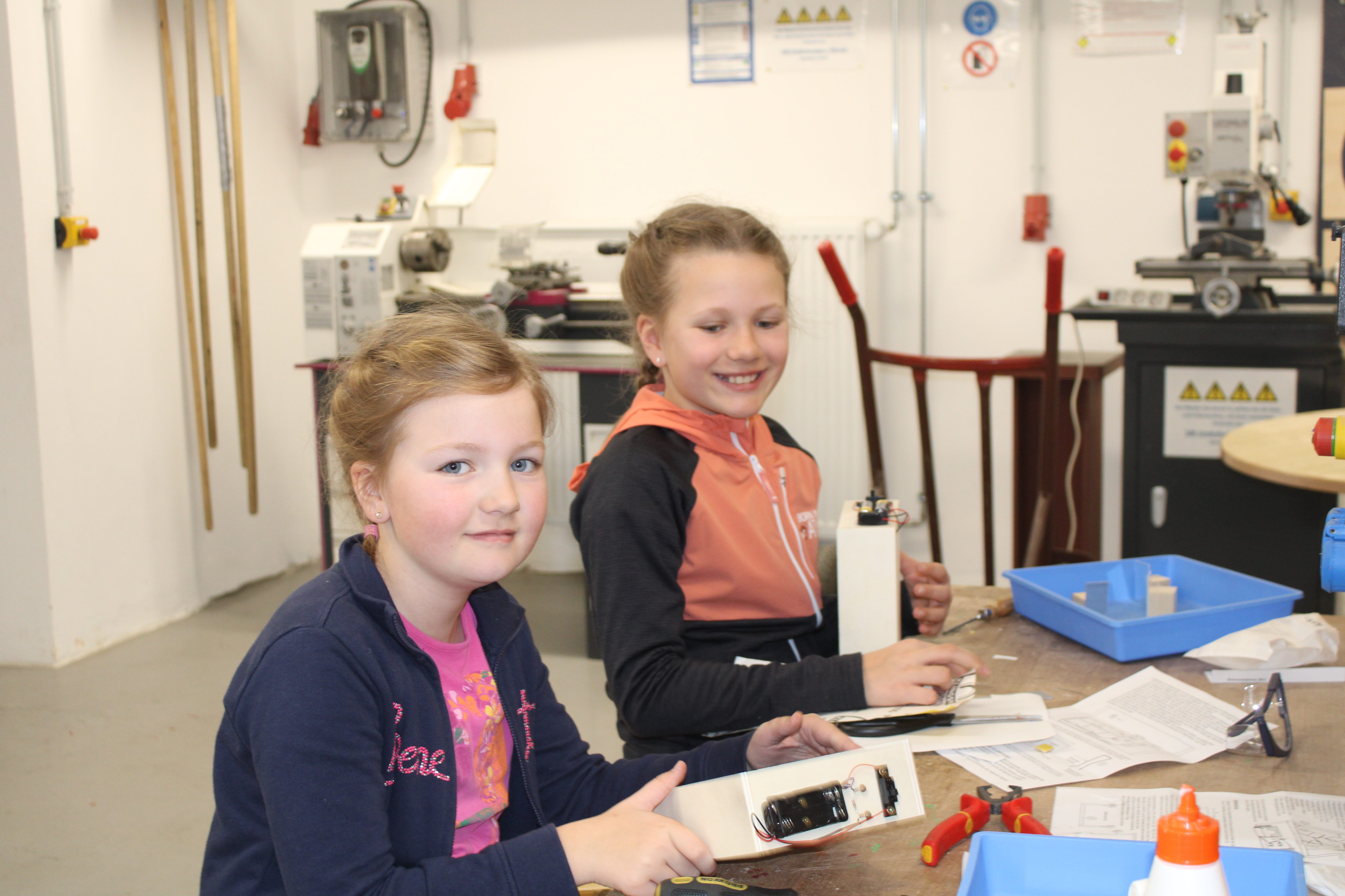 TECHNIKFERIEN - "Baue dein eigenes Laser-Reflexionsspiel" im TfK-Technikhaus Deggendorf