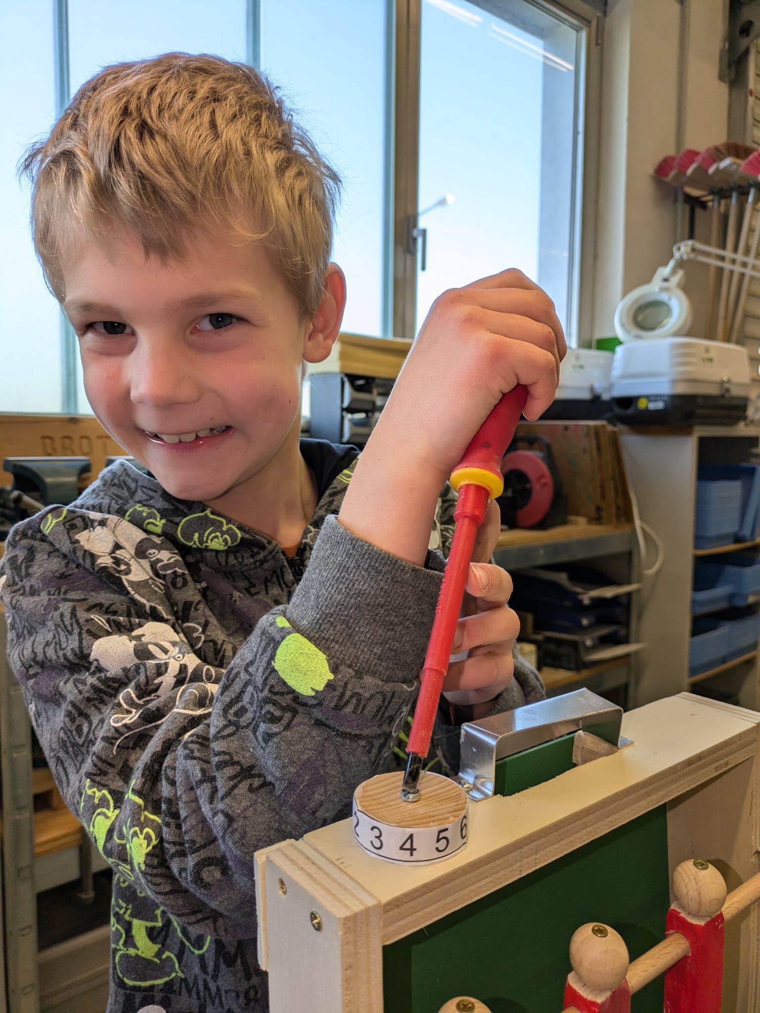 TECHNIKFERIEN - "Baue deinen eigenen Fußball-Flipper!“ im Technikhaus Straubing