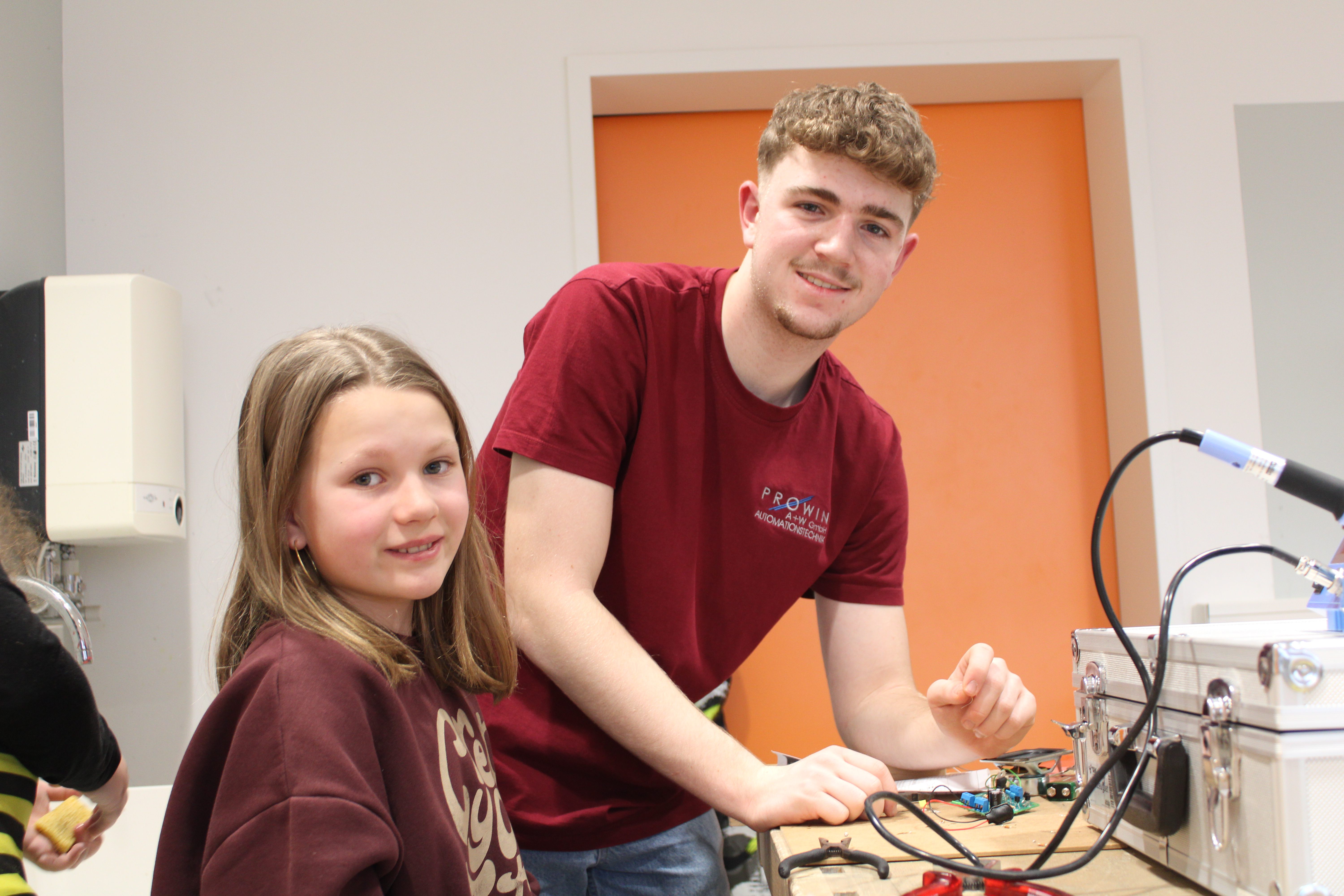 SET – SCHÜLER ENTDECKEN TECHNIK - Von der Schulbank zum Tutor!