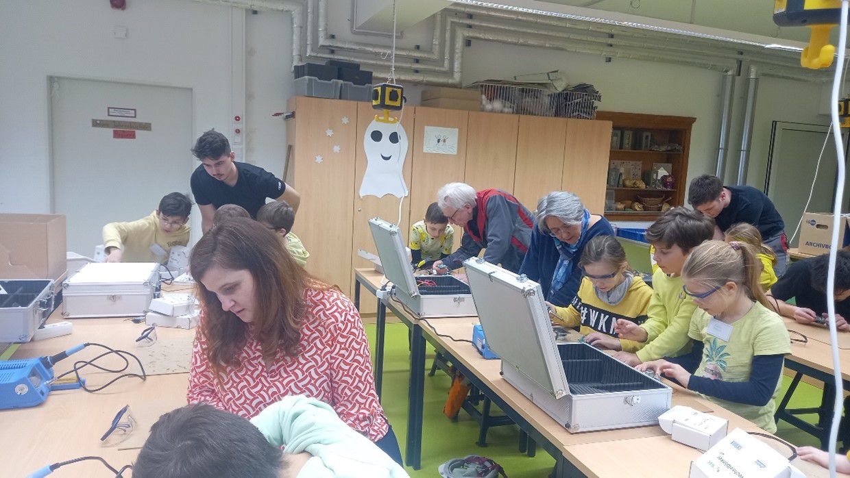 SET – Schüler entdecken Technik an der Grundschule Münchener Straße