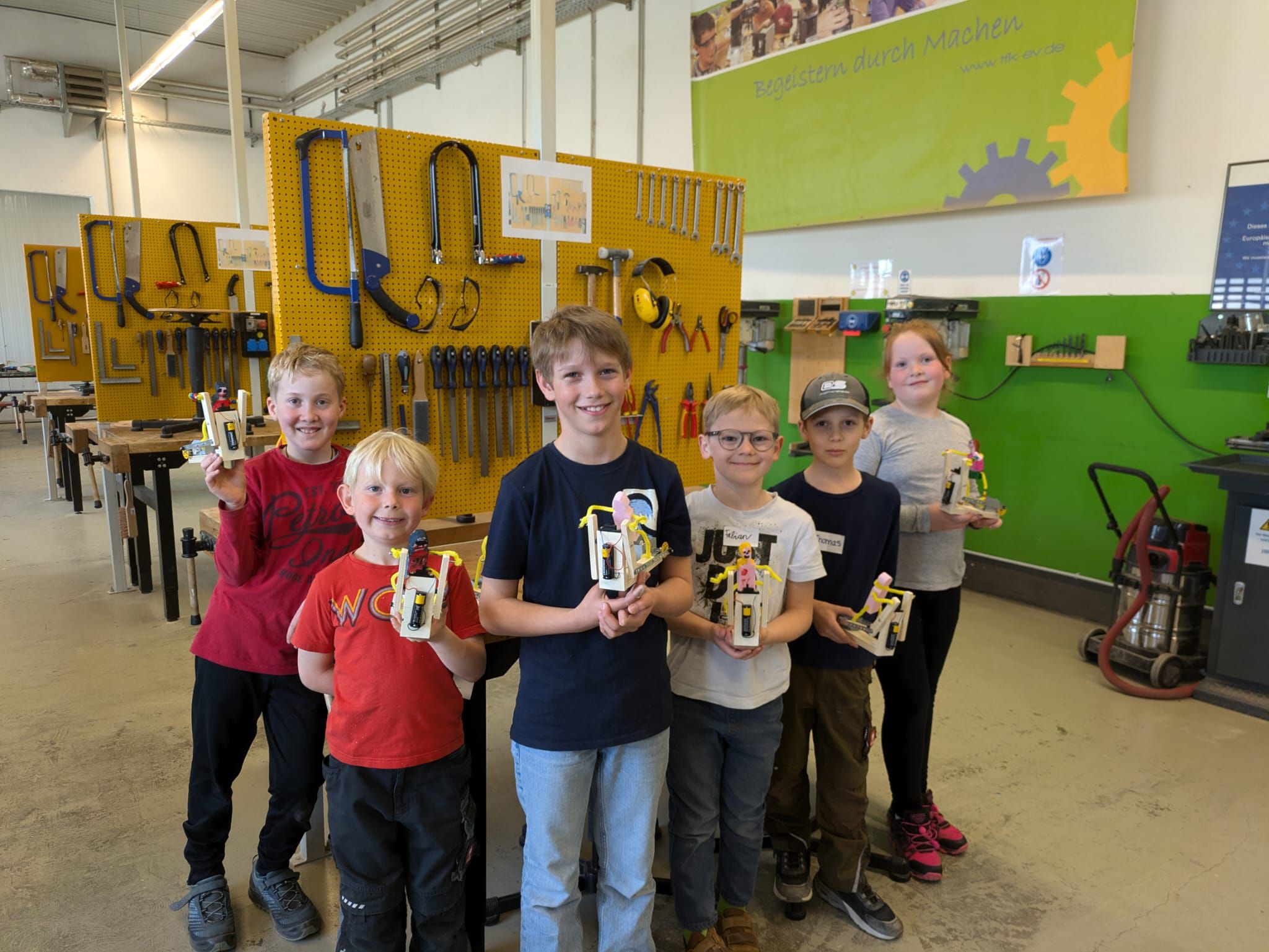 TECHNIKFERIEN – „Baue deinen eigenen Crosstrainer“ im Technikhaus Straubing