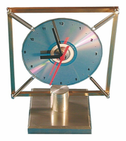 "Verbringe einen Tag im neuen LINHARDT-Technikum und baue deine eigene CD-Uhr" bei LINHARDT GmbH & Co.KG in Viechtach