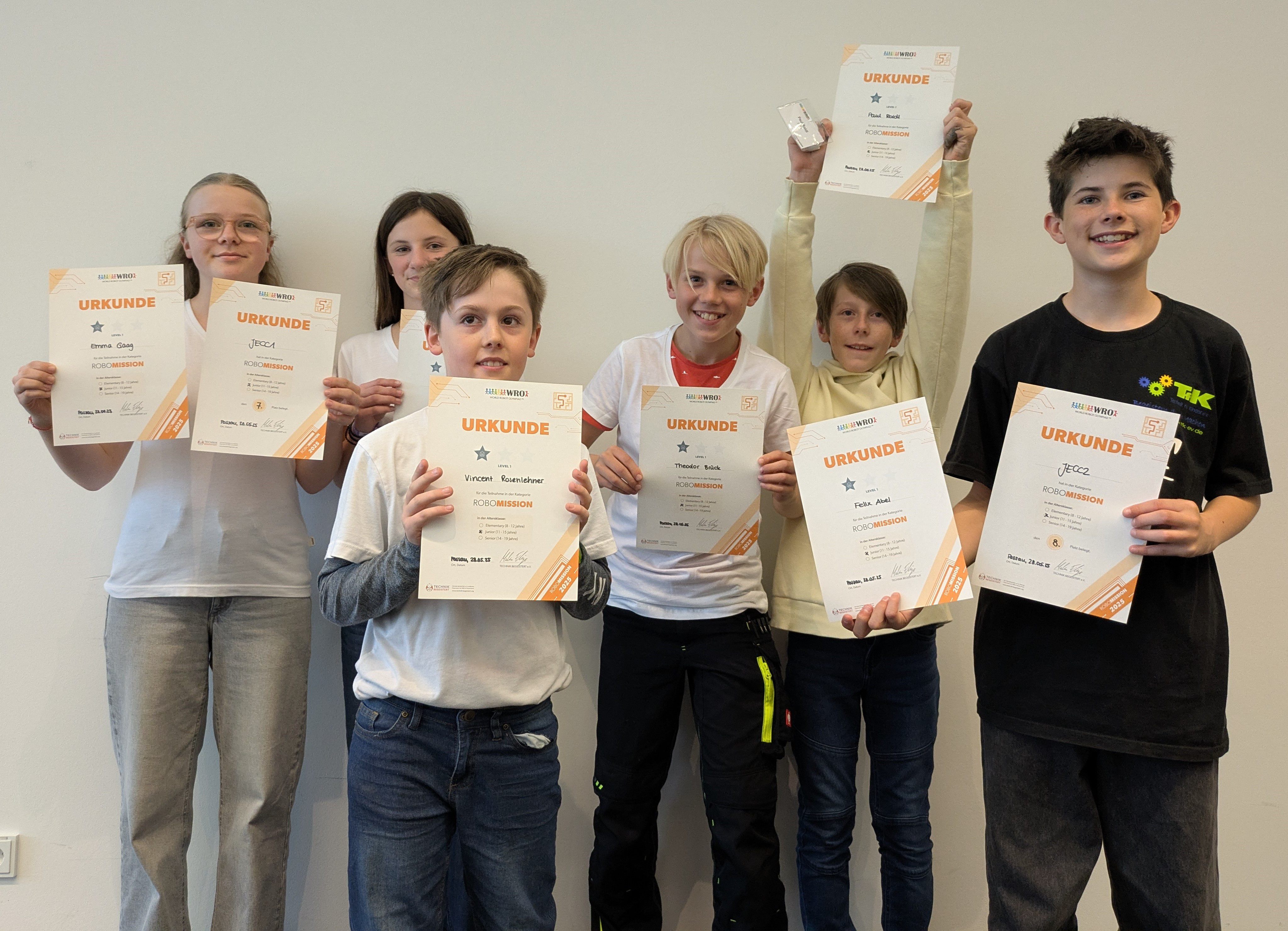 JECC - JUNGER ELEKTRONIK-COMPUTER-CLUB - TfK-Teams bei der World Robot Olympiad in Passau