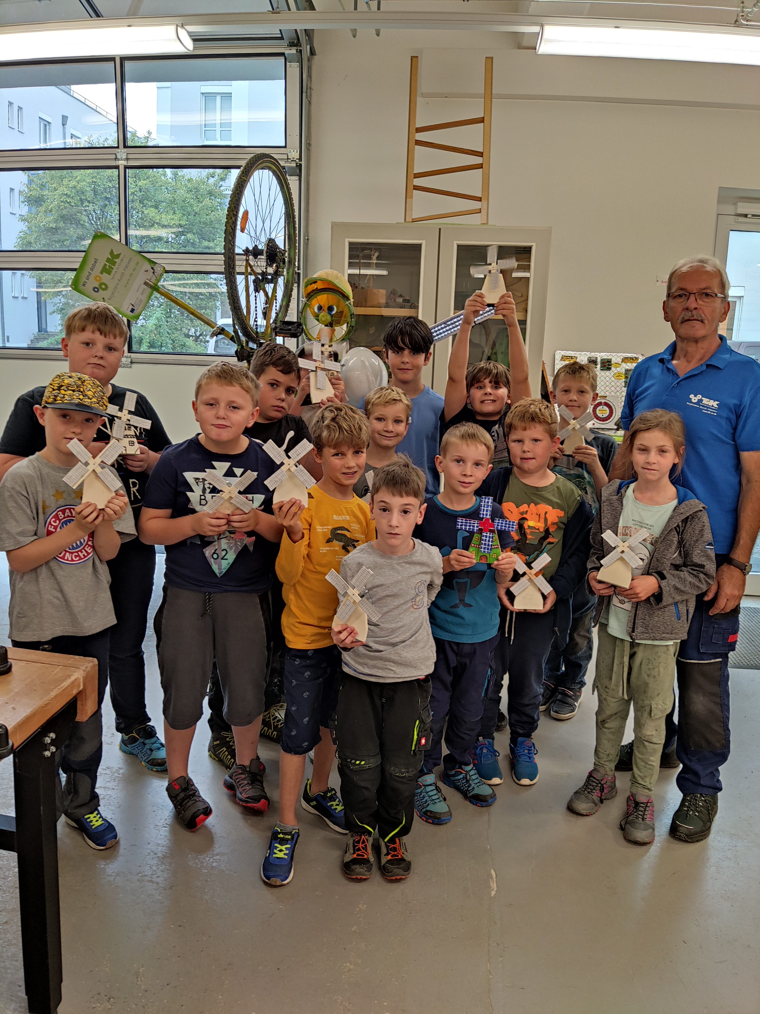 TECHNIKFERIEN „BAUE DEINE EIGENE SOLAR-WINDMÜHLE IM TECHNIKHAUS DEGGENDORF“