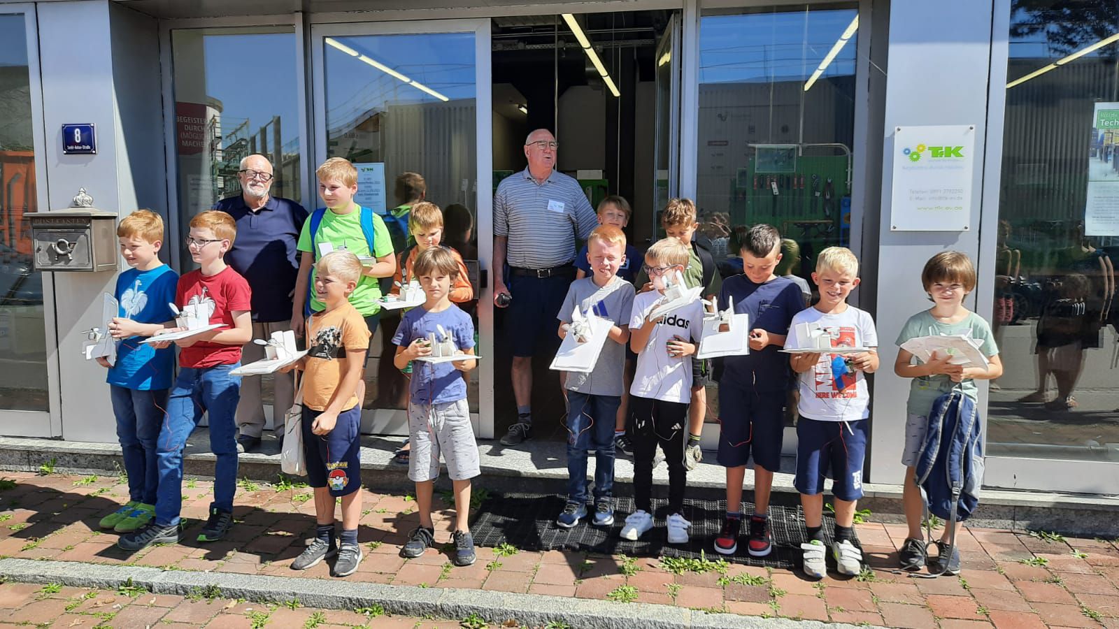 TECHNIKFERIEN "BAUE DEIN EIGENES LUFTKISSENBOOT IM TECHNIKHAUS DINGOLFING“