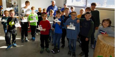 TECHNIKFERIEN „BAUE DEIN EIGENES LUFTKISSENBOOT IM TECHNIKHAUS REGEN“
