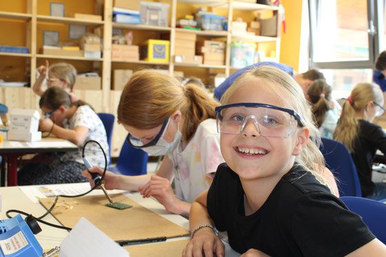 "SET - Schüler entdecken Technik" an der Grundschule Obernzell