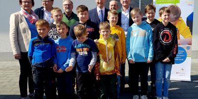 TECHNIKHAUS "Regierungspräsident Rainer Haselbeck besucht das Technikhaus in Regen"