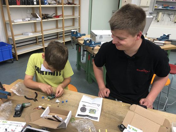 SET - Schüler entdecken Technik an der Grund- und Mittelschule Kronwinkl-Ast