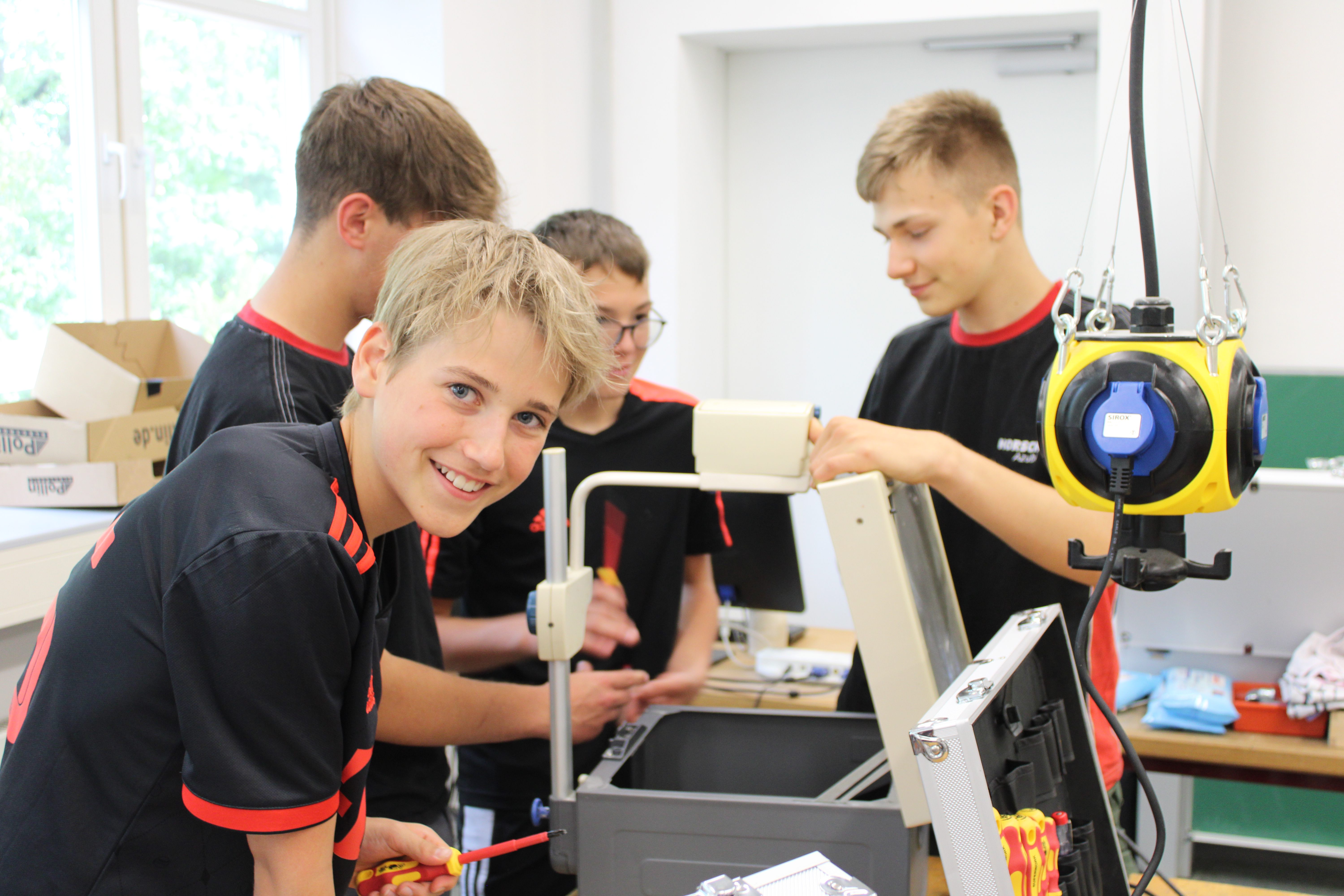 SET - SCHÜLER ENTDECKEN TECHNIK an der Naabtal Realschule
