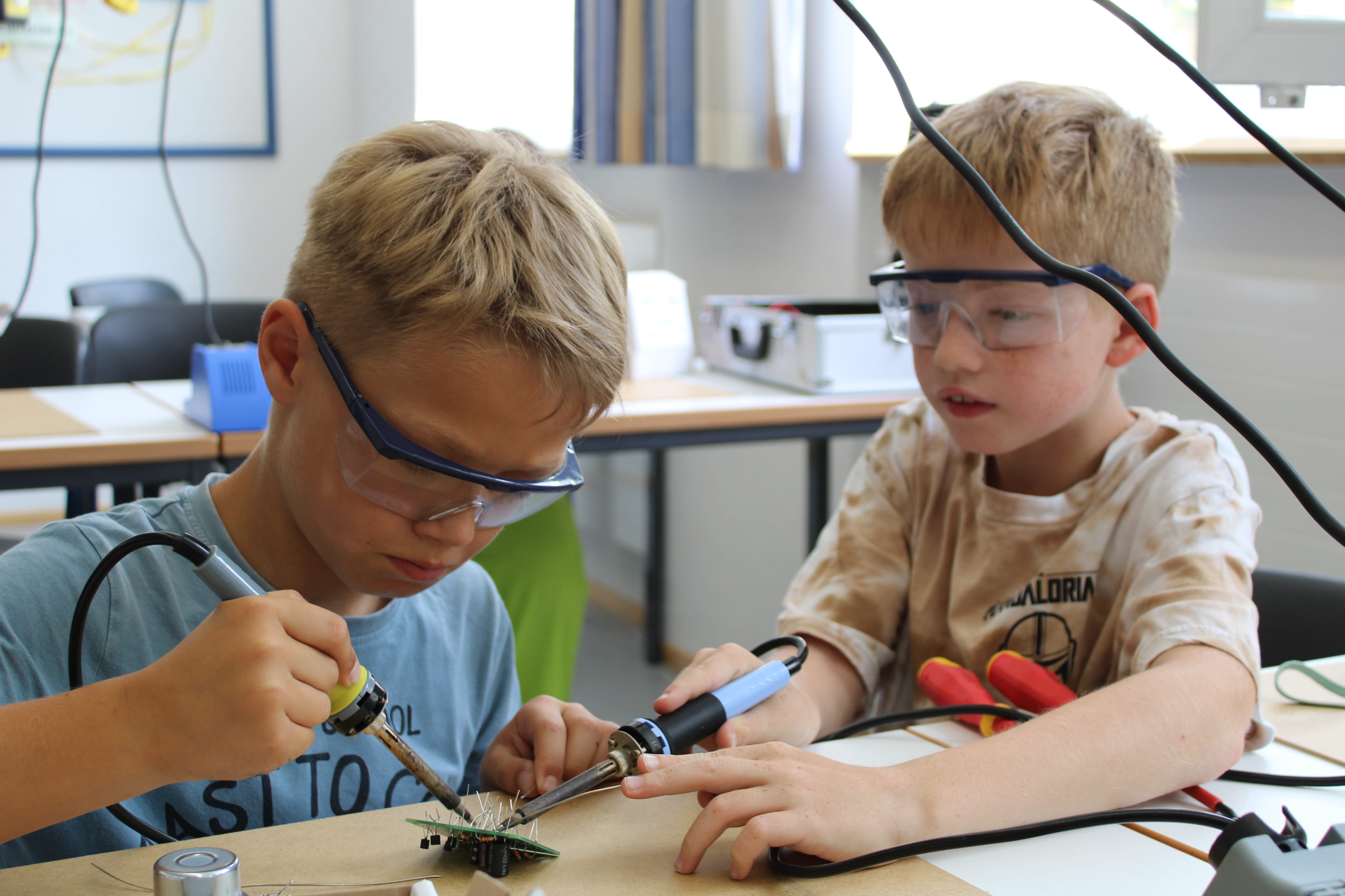 SET - SCHÜLER ENTDECKEN TECHNIK an der Grundschule Aitrachtal