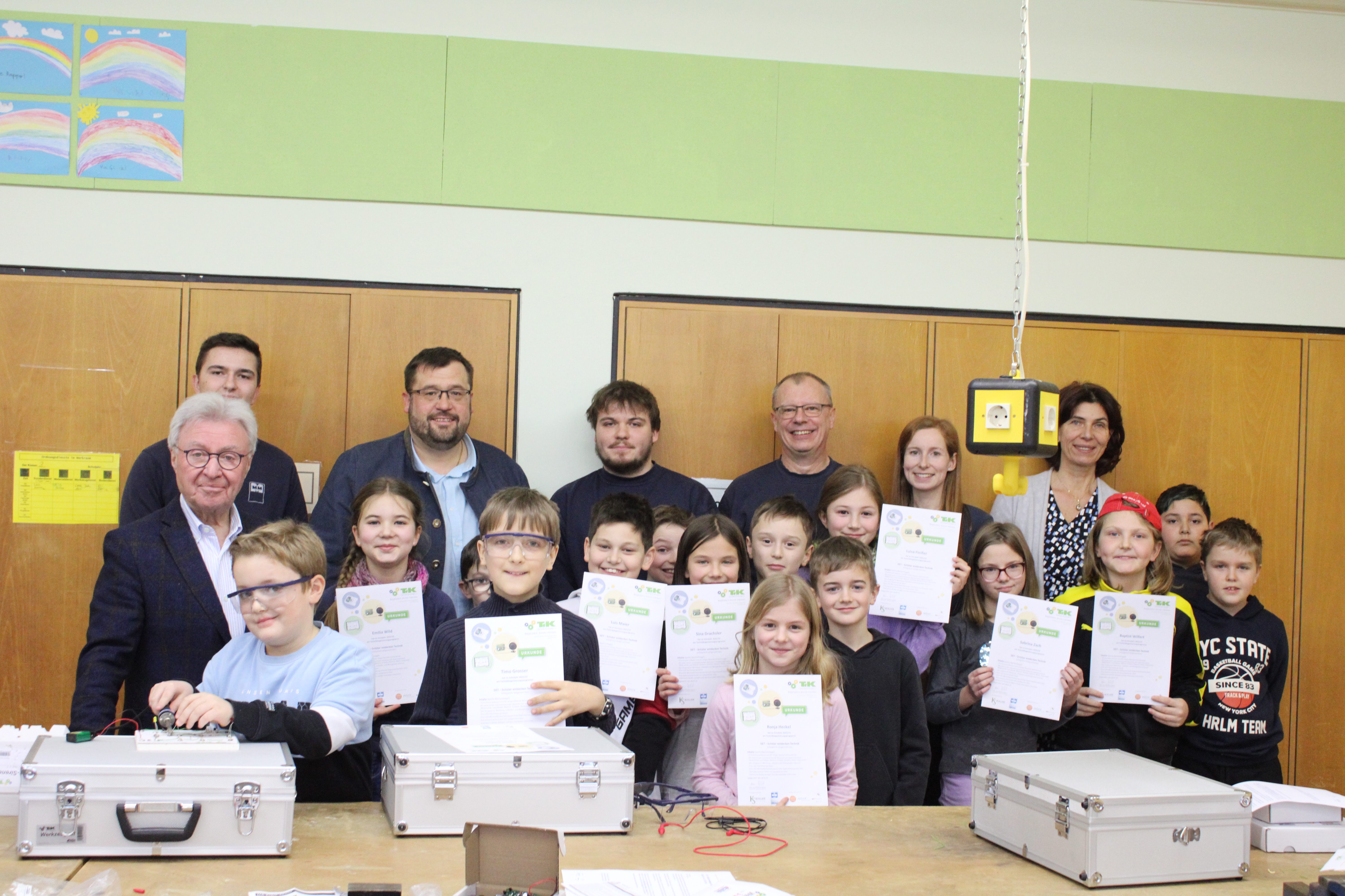 SET - SCHÜLER ENTDECKEN TECHNIK an der Grundschule Schönsee