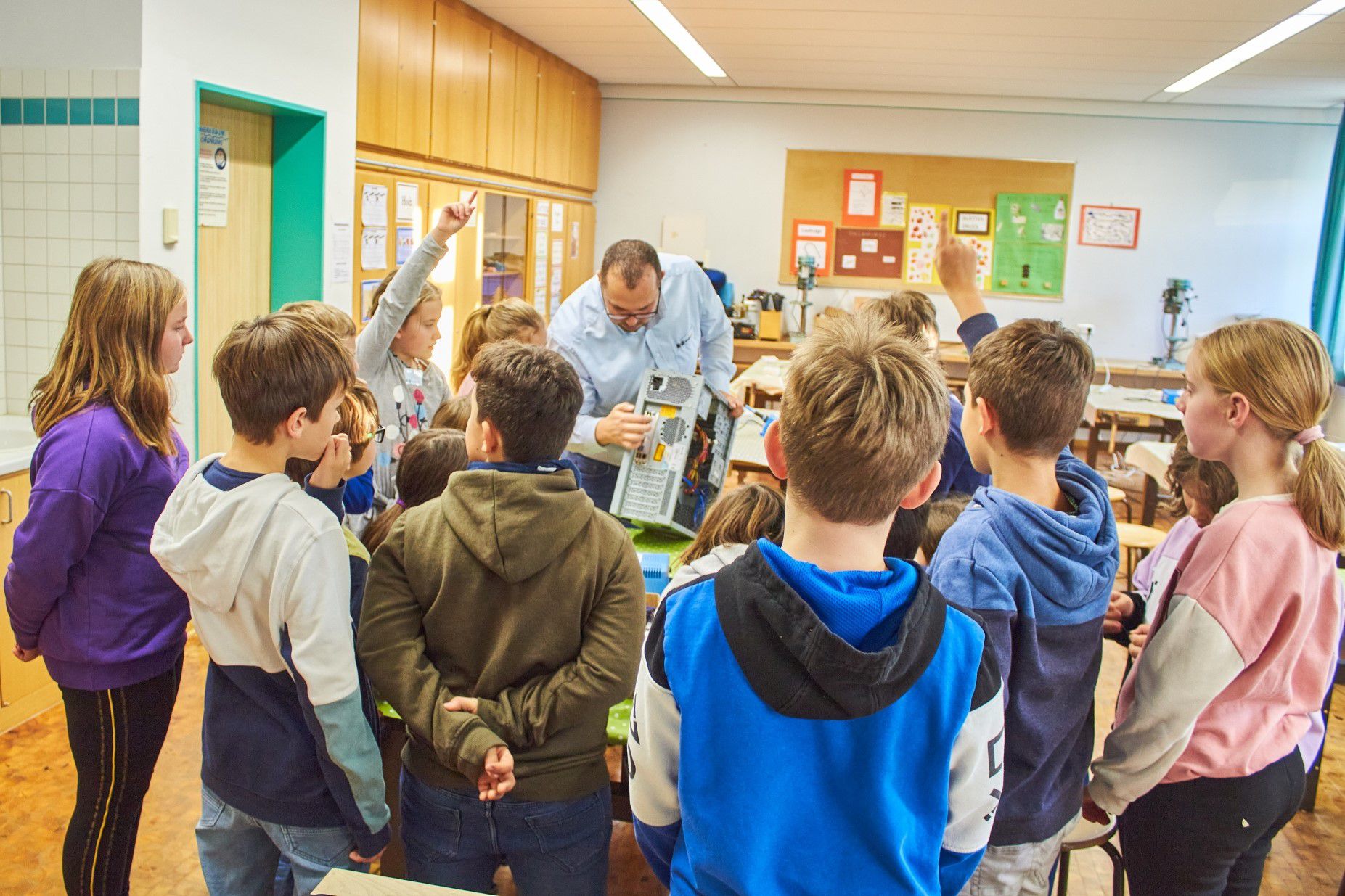 "SET - Schüler entdecken Technik" an der Grundschule Chambtal
