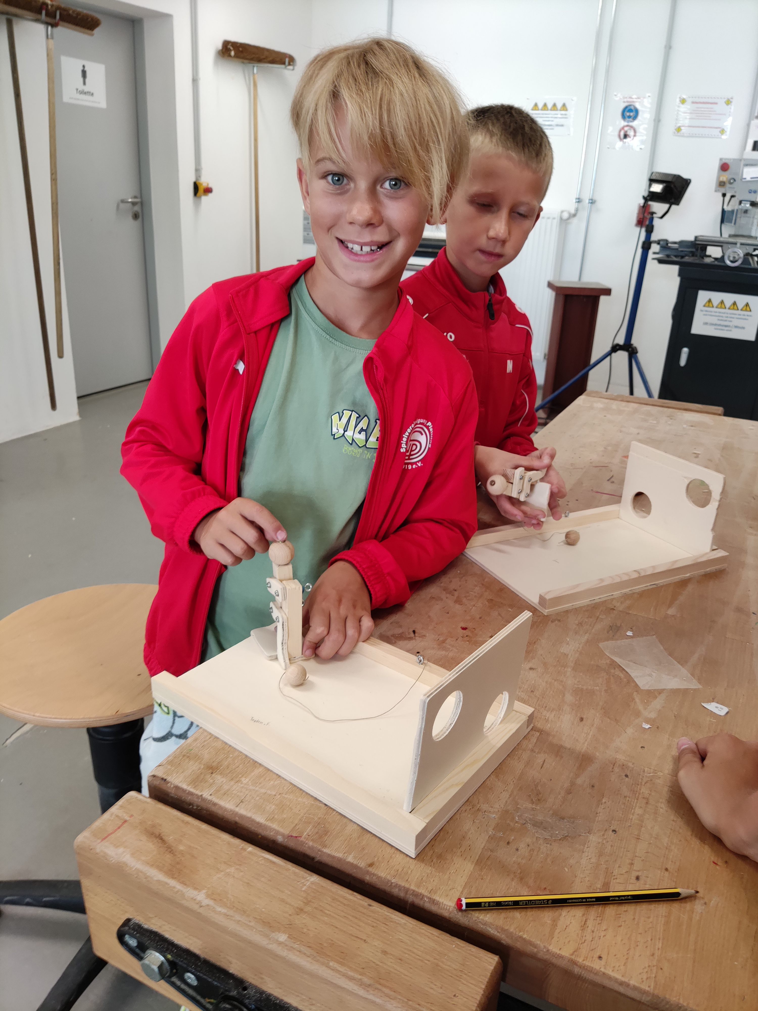 TECHNIKFERIEN „BAUE DEINEN EIGENEN TORWANDKICKER IM TECHNIKHAUS DEGGENDORF“
