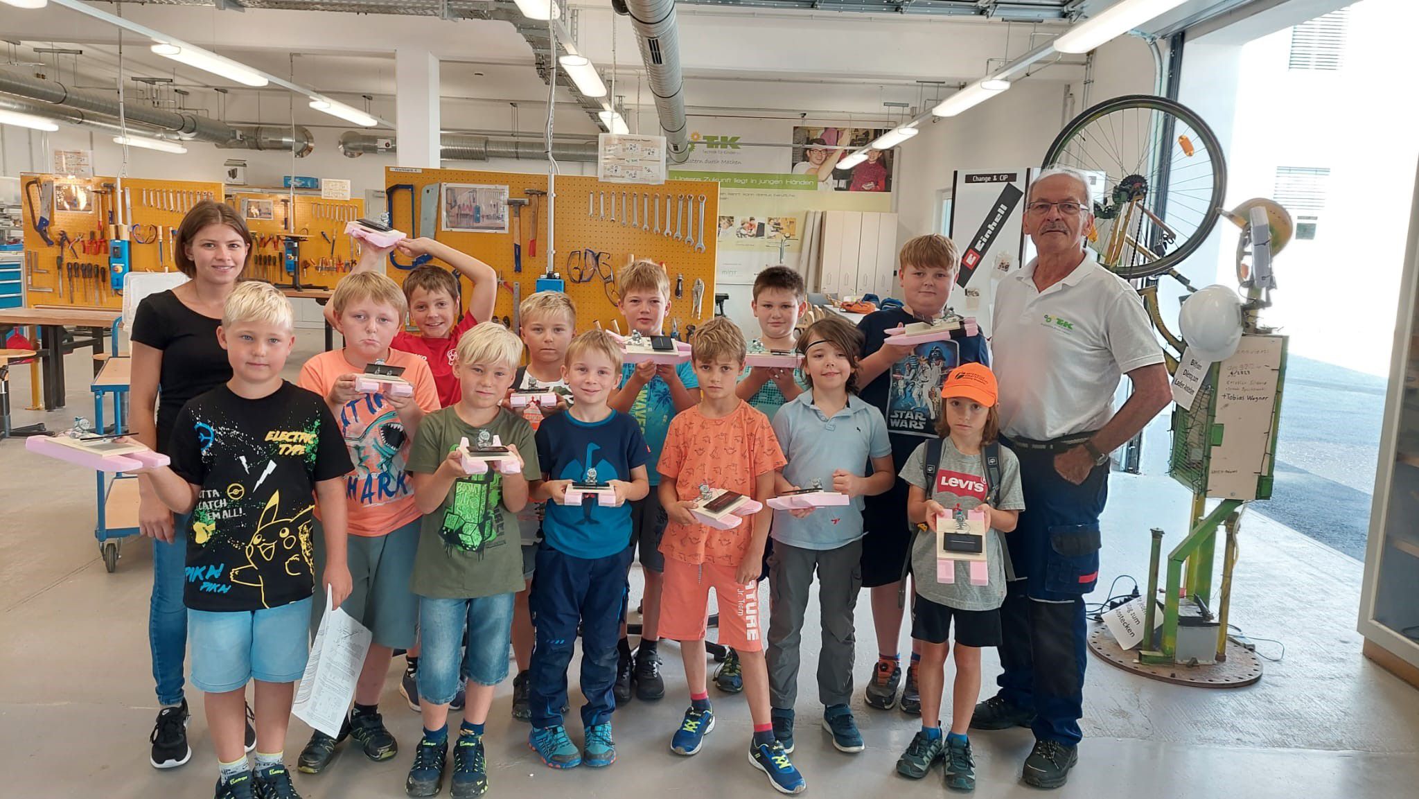 TECHNIKFERIEN "BAUE DEINEN EIGENEN SOLAR-KATAMARAN IM TECHNIKHAUS DEGGENDORF"