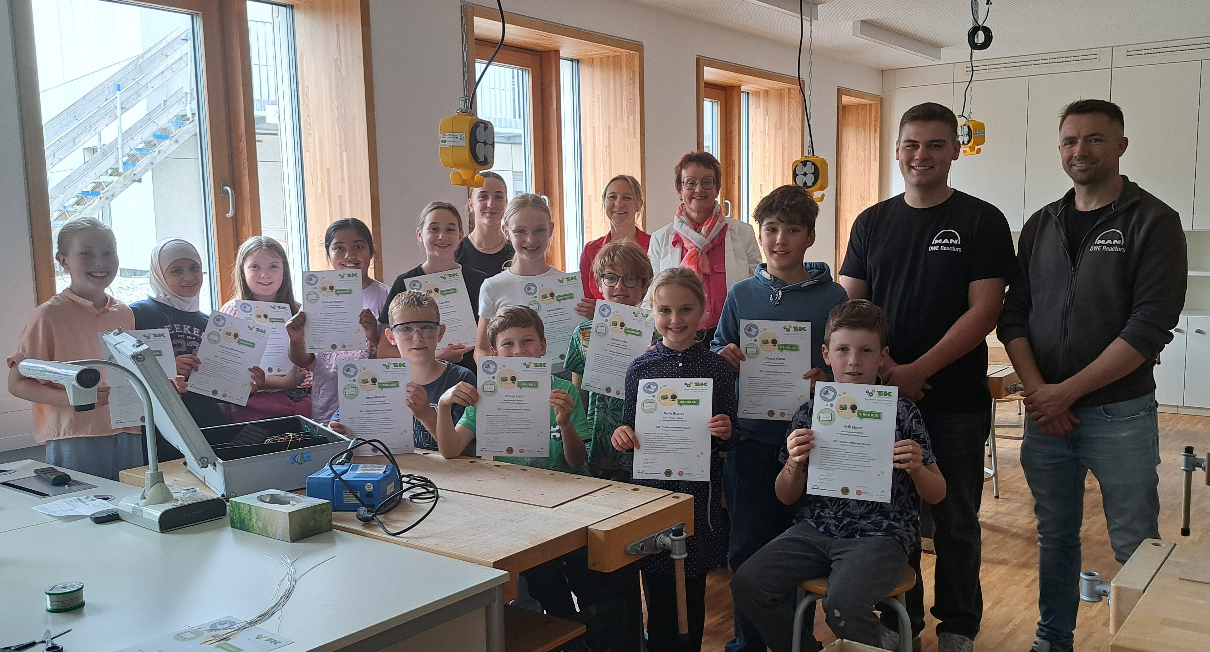 SET - SCHÜLER ENTDECKEN TECHNIK an der Grundschule Mietraching