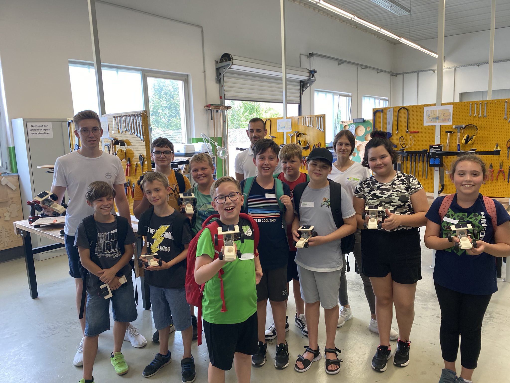 TECHNIKFERIEN „BAUE DEINEN EIGENEN SOLAR-RENNER IM TECHNIKHAUS STRAUBING“