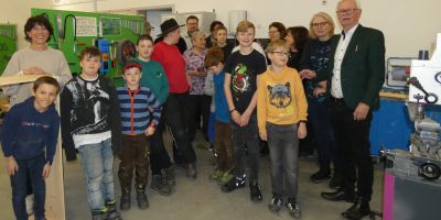 TECHNIKHAUS "Besuch der IG-Frauen im Technikhaus Regen"