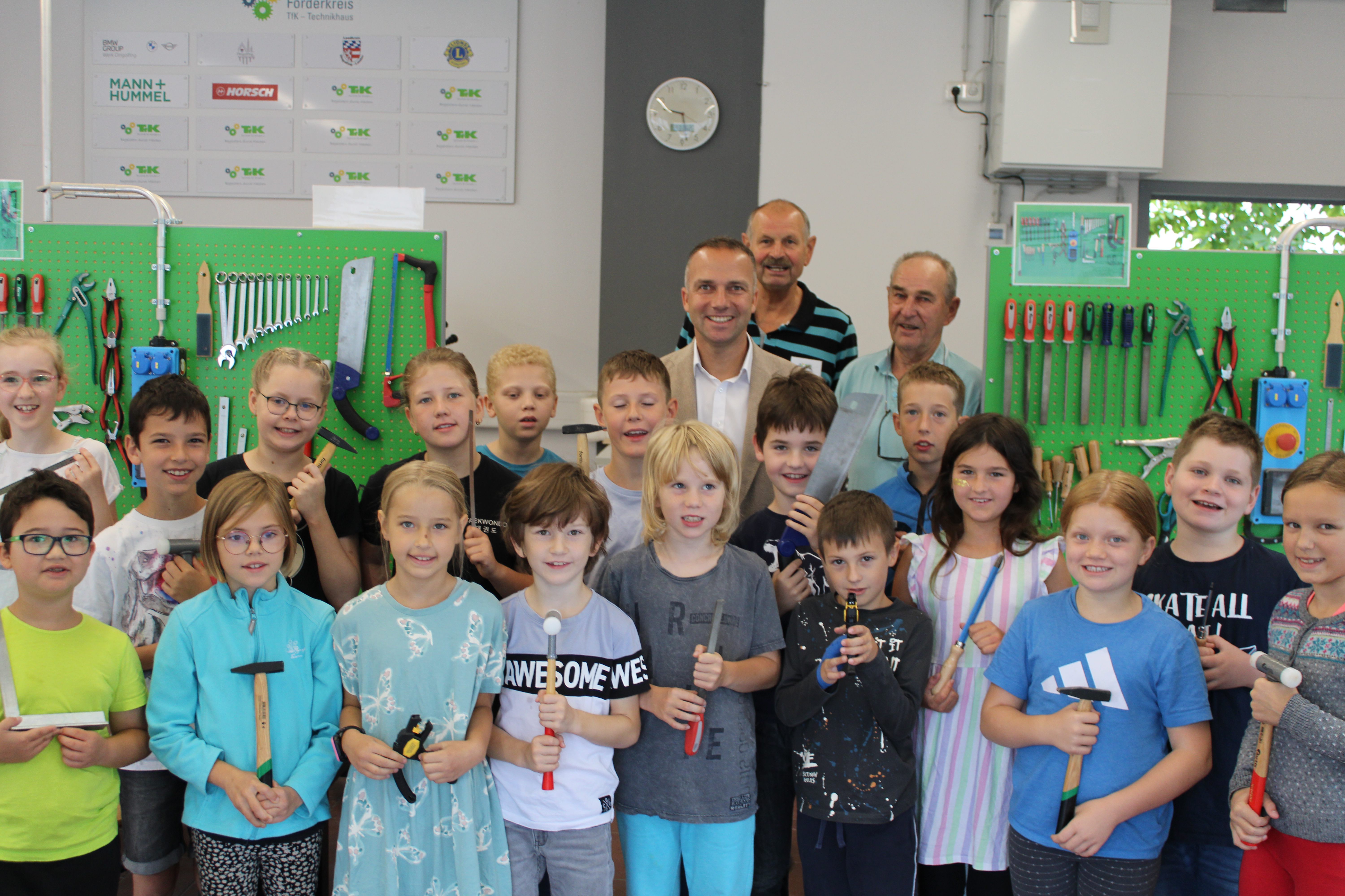 TECHNIKFERIEN im Technikhaus Dingolfing und Besuch des Bürgermeisters