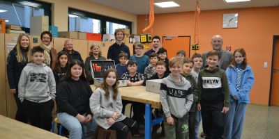 "SET - Schüler entdecken Technik" an der Grund- und Mittelschule Wallersdorf