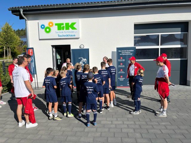 TECHNIKHAUS "Peak Performer Kids Camp"