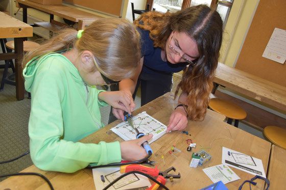 "SET - Schüler entdecken Technik" an der Grundschule St. Martin in Deggendorf