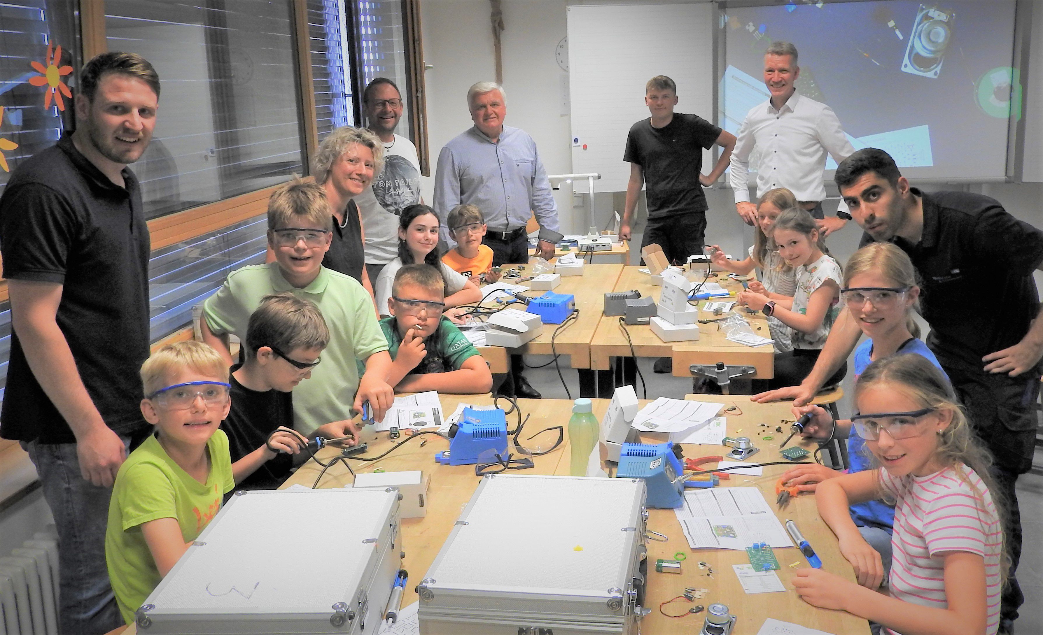 SET - SCHÜLER ENTDECKEN TECHNIK an der Grundschule Niederwinkling-Mariaposching